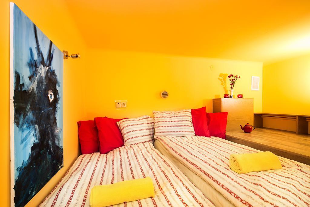 Live Like Locals: Market Square X Jewish District Krakau Zimmer foto